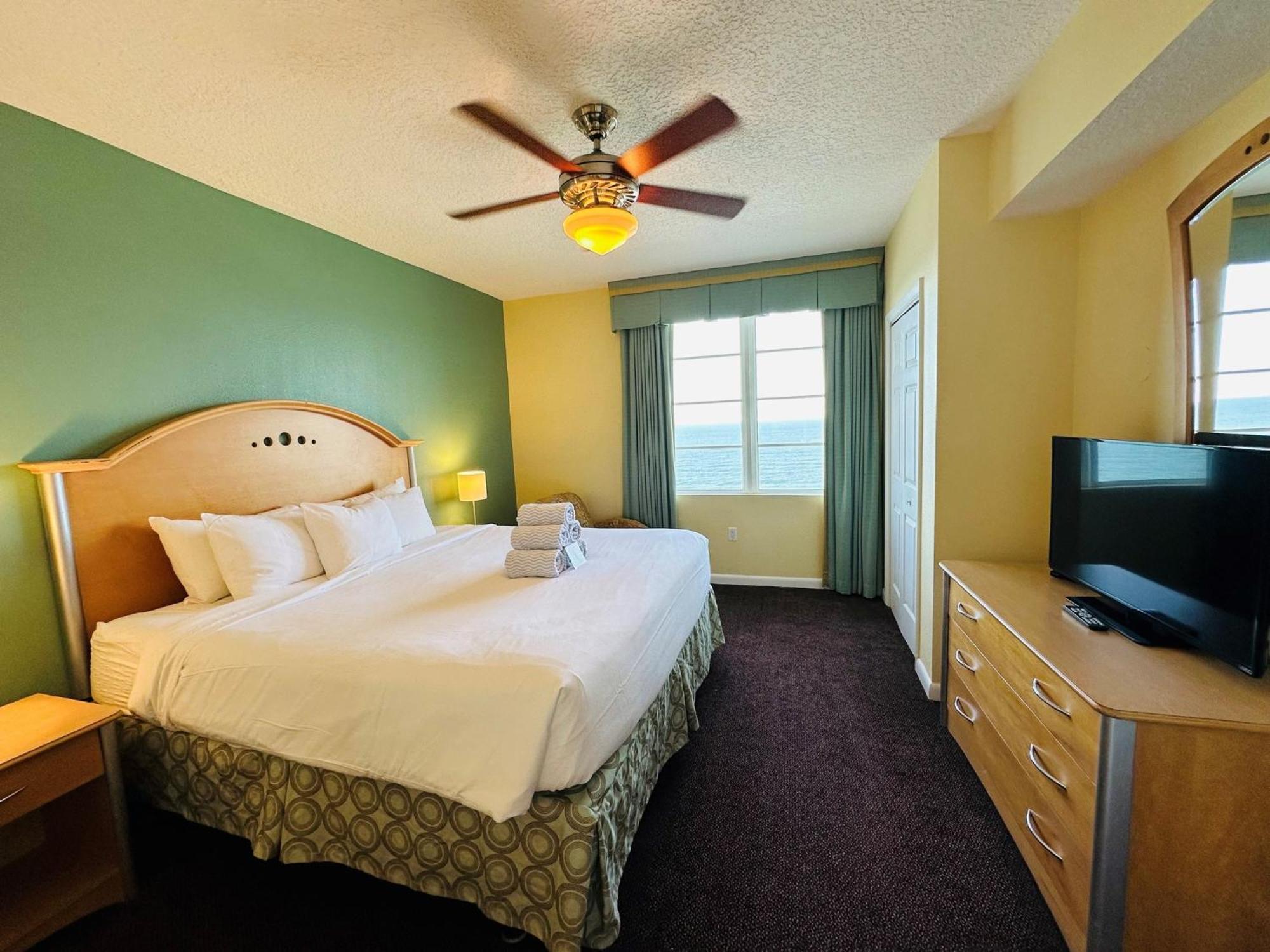 Ocean Walk Resort Daytona Beach Room photo