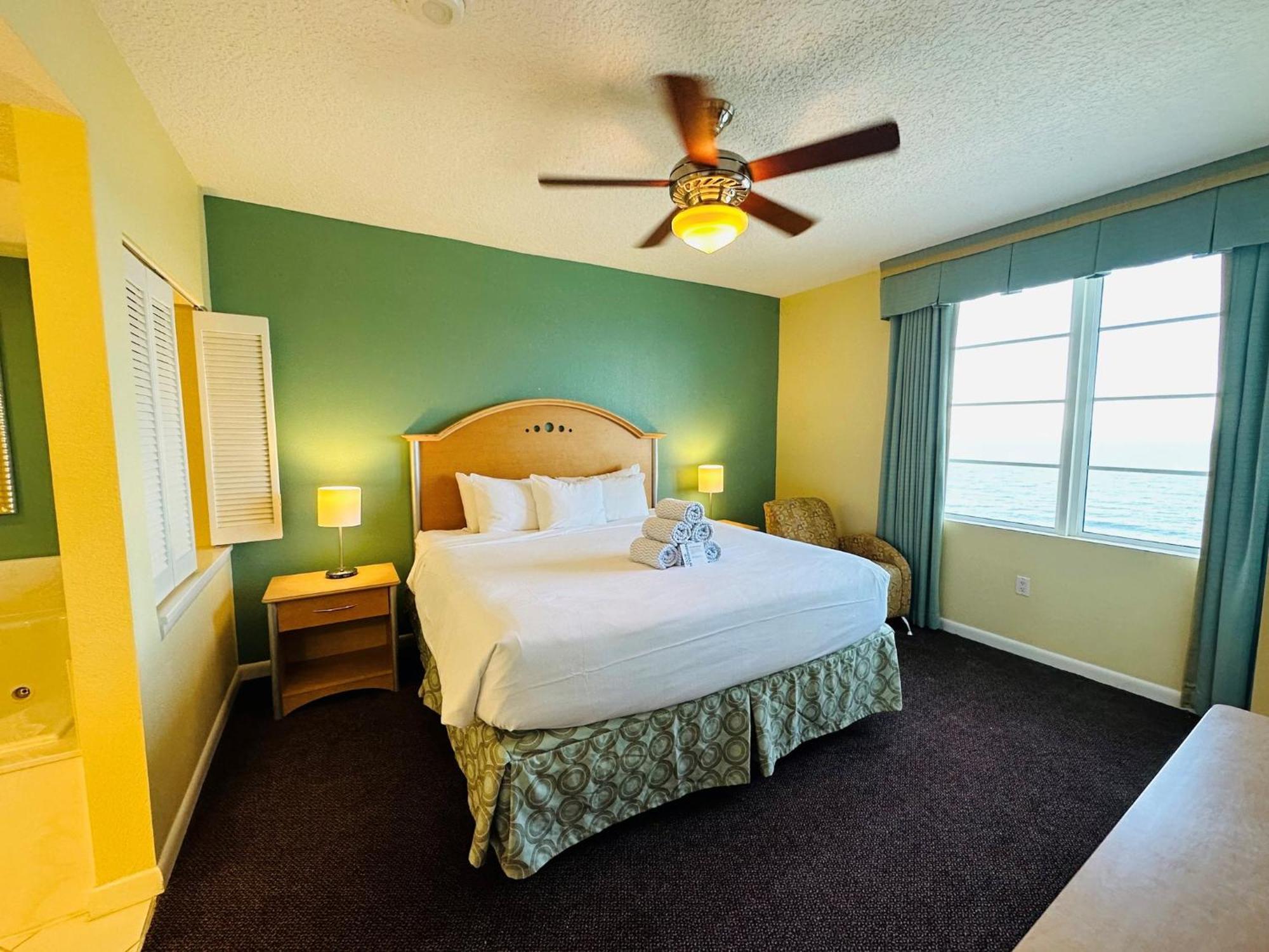 Ocean Walk Resort Daytona Beach Room photo