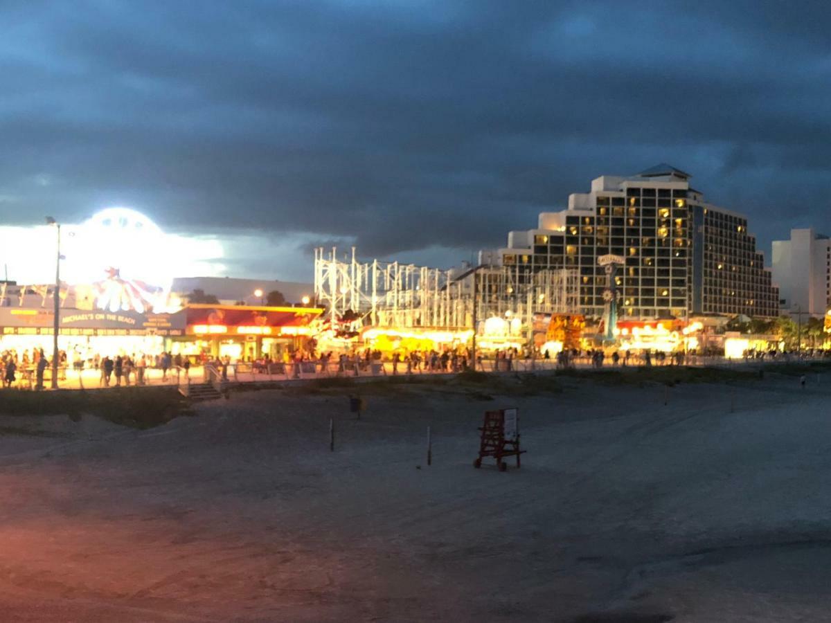 Ocean Walk Resort Daytona Beach Exterior photo