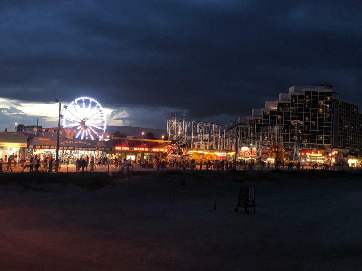 Ocean Walk Resort Daytona Beach Exterior photo